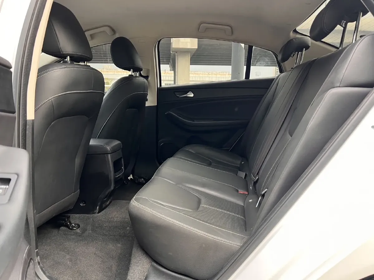 2019 Chery Arrizo 5 1.5L 116HP L4 5MT,autocango,china used car exporter,china ev exporter,chinese used car exporter,chinese used ev exporter