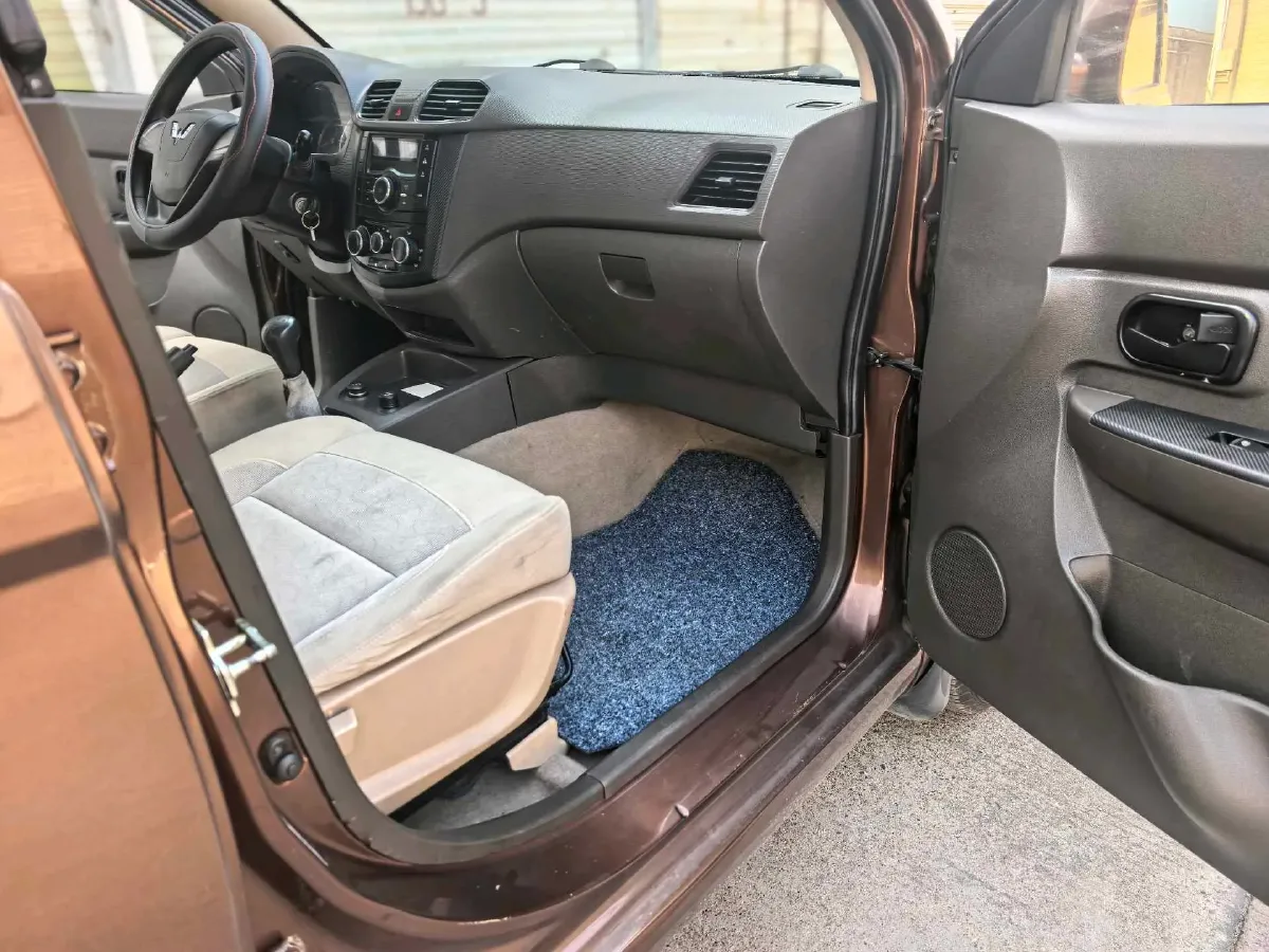 2018 WuLing HongGuang 1.5L 105HP L4 5MT,autocango,china used car exporter,china ev exporter,chinese used car exporter,chinese used ev exporter