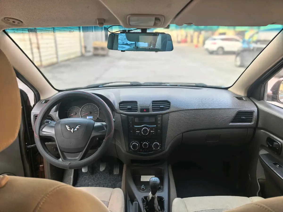 2018 WuLing HongGuang 1.5L 105HP L4 5MT,autocango,china used car exporter,china ev exporter,chinese used car exporter,chinese used ev exporter