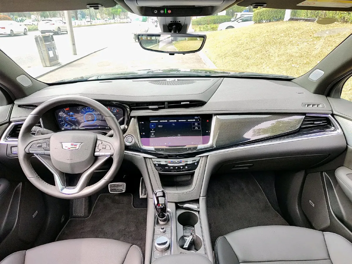 2025 Cadillac XT6 2.0T 237HP L4 9AT,autocango,china used car exporter,china ev exporter,chinese used car exporter,chinese used ev exporter