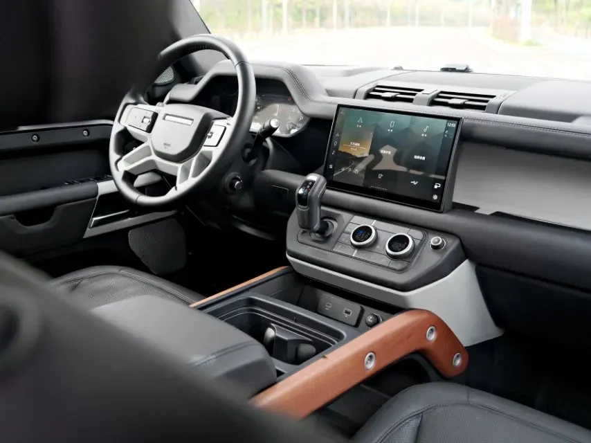 2023 Land Rover Defender 3.0T 400HP L6 8AT,autocango,china used car exporter,china ev exporter,chinese used car exporter,chinese used ev exporter