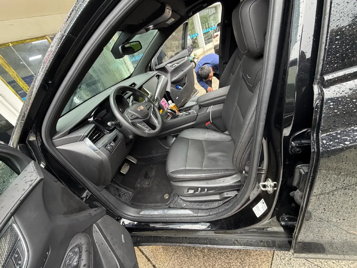 2022 Cadillac XT5 2.0T 237HP L4 9AT,autocango,china used car exporter,china ev exporter,chinese used car exporter,chinese used ev exporter