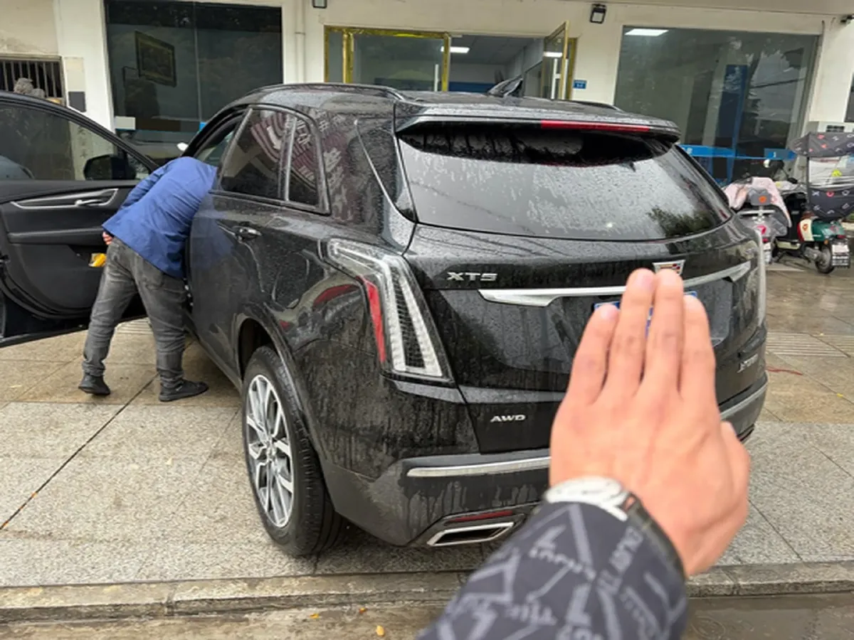 2022 Cadillac XT5 2.0T 237HP L4 9AT,autocango,china used car exporter,china ev exporter,chinese used car exporter,chinese used ev exporter