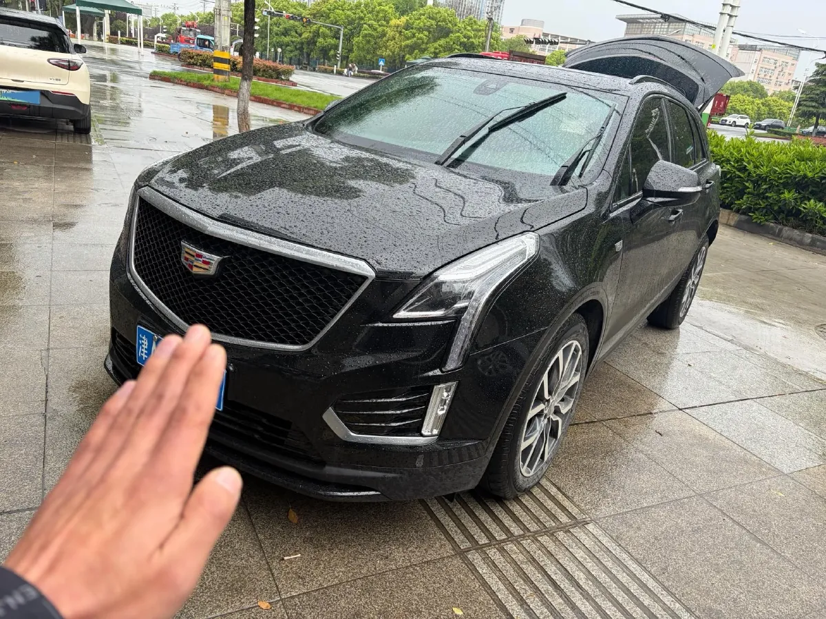 2022 Cadillac XT5 2.0T 237HP L4 9AT,autocango,china used car exporter,china ev exporter,chinese used car exporter,chinese used ev exporter