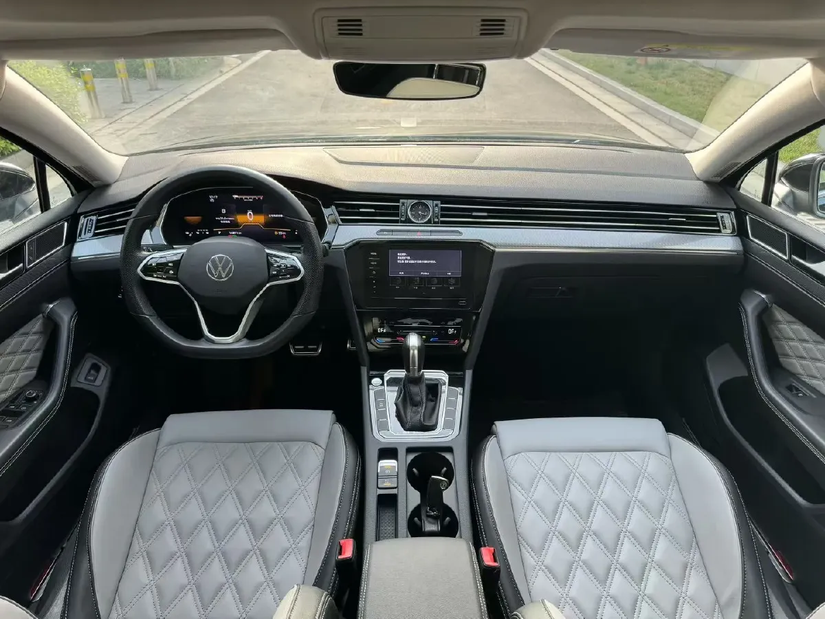 2023 Volkswagen Magotan 2.0T 186HP L4 7DCT,autocango,china used car exporter,china ev exporter,chinese used car exporter,chinese used ev exporter