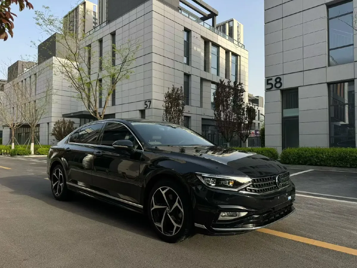 2023 Volkswagen Magotan 2.0T 186HP L4 7DCT,autocango,china used car exporter,china ev exporter,chinese used car exporter,chinese used ev exporter