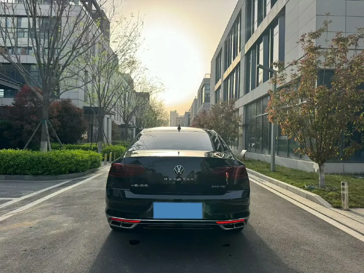 2023 Volkswagen Magotan 2.0T 186HP L4 7DCT,autocango,china used car exporter,china ev exporter,chinese used car exporter,chinese used ev exporter