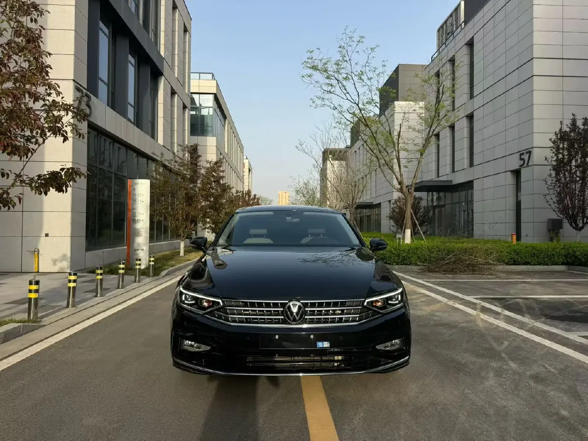 2023 Volkswagen Magotan 2.0T 186HP L4 7DCT,autocango,china used car exporter,china ev exporter,chinese used car exporter,chinese used ev exporter
