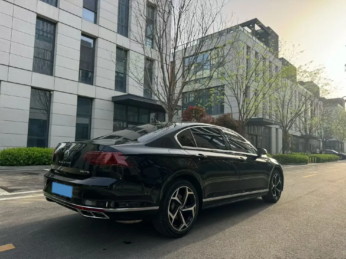 2023 Volkswagen Magotan 2.0T 186HP L4 7DCT,autocango,china used car exporter,china ev exporter,chinese used car exporter,chinese used ev exporter