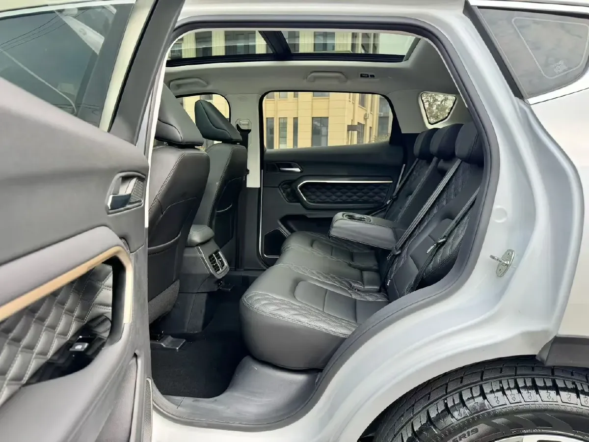 2020 Haval H6 1.5T 169HP L4 7DCT,autocango,china used car exporter,china ev exporter,chinese used car exporter,chinese used ev exporter