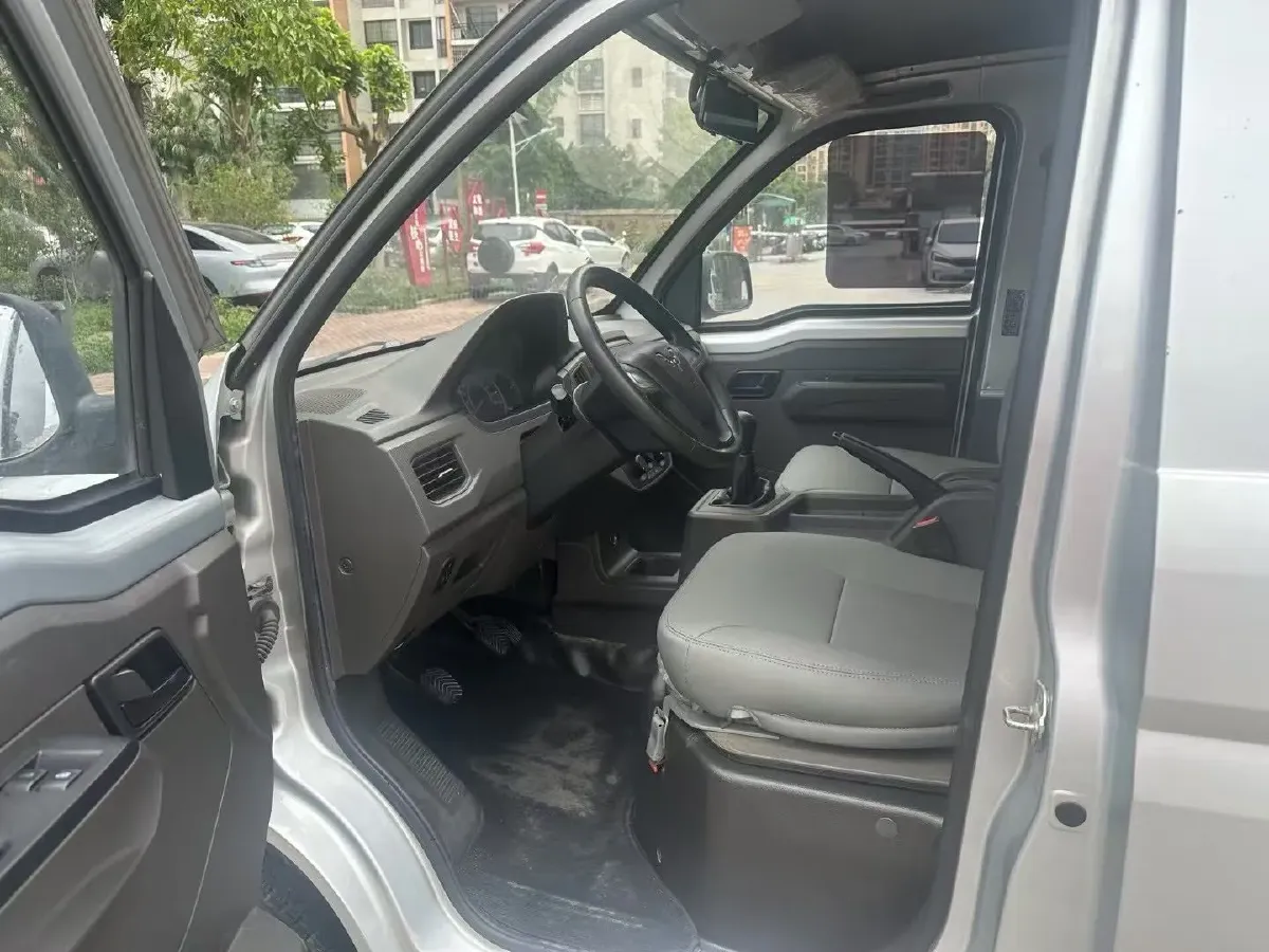 2019 WuLing RongGuang New Truck 1.5L 107HP L4 5MT,autocango,china used car exporter,china ev exporter,chinese used car exporter,chinese used ev exporter