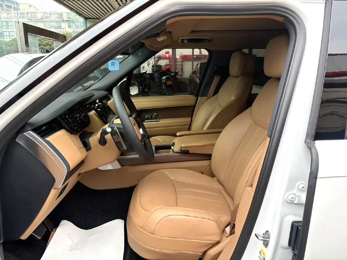 2025 Land Rover Range Rover 3.0T 400HP L6 8AT,autocango,china used car exporter,china ev exporter,chinese used car exporter,chinese used ev exporter