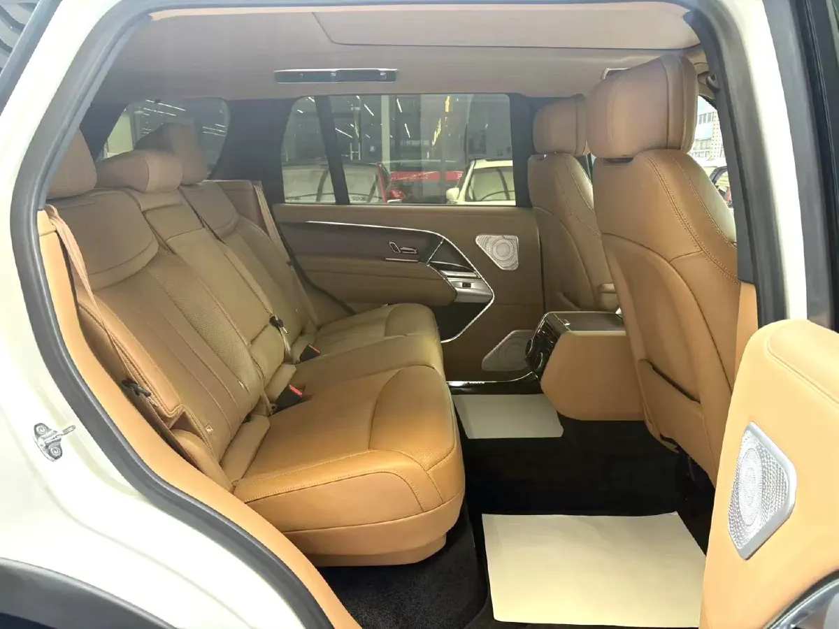 2025 Land Rover Range Rover 3.0T 400HP L6 8AT,autocango,china used car exporter,china ev exporter,chinese used car exporter,chinese used ev exporter