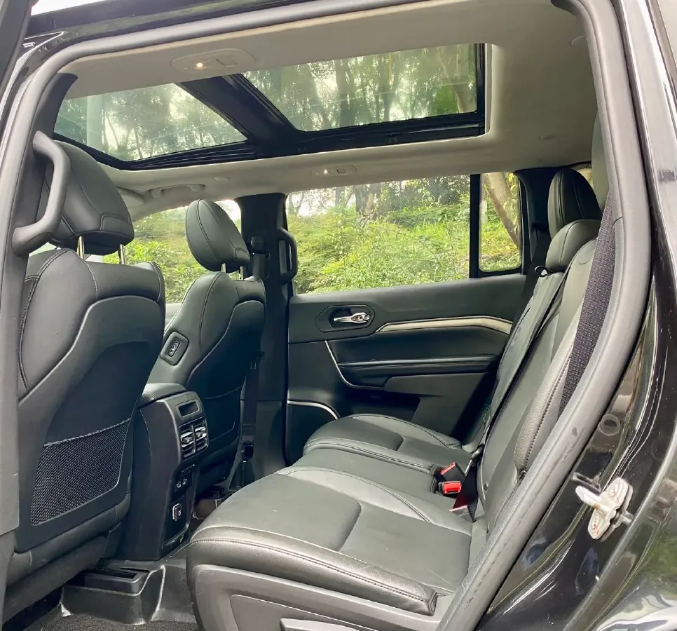 2018 Jeep Commander 2.0T 234HP L4 9AT,autocango,china used car exporter,china ev exporter,chinese used car exporter,chinese used ev exporter