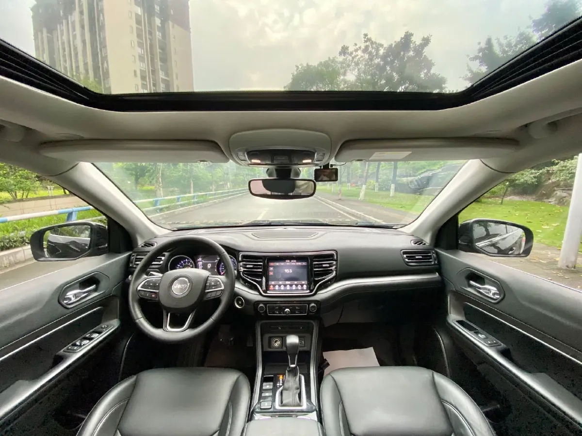 2018 Jeep Commander 2.0T 234HP L4 9AT,autocango,china used car exporter,china ev exporter,chinese used car exporter,chinese used ev exporter