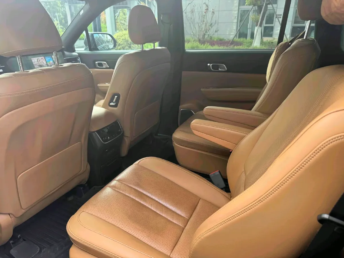 2021 Li ONE Range Extended 131HP REEV 40.5KWH,autocango,china used car exporter,china ev exporter,chinese used car exporter,chinese used ev exporter