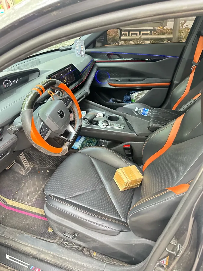 2022 ChangAn UNI-V 1.5T 188HP L4 7DCT,autocango,china used car exporter,china ev exporter,chinese used car exporter,chinese used ev exporter