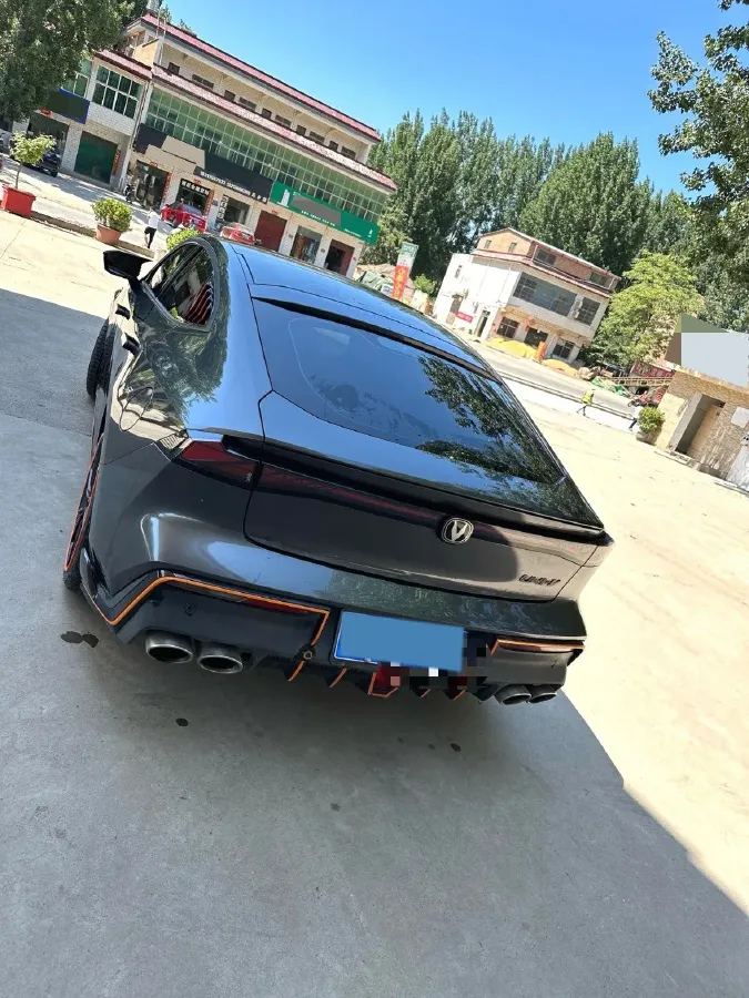 2022 ChangAn UNI-V 1.5T 188HP L4 7DCT,autocango,china used car exporter,china ev exporter,chinese used car exporter,chinese used ev exporter