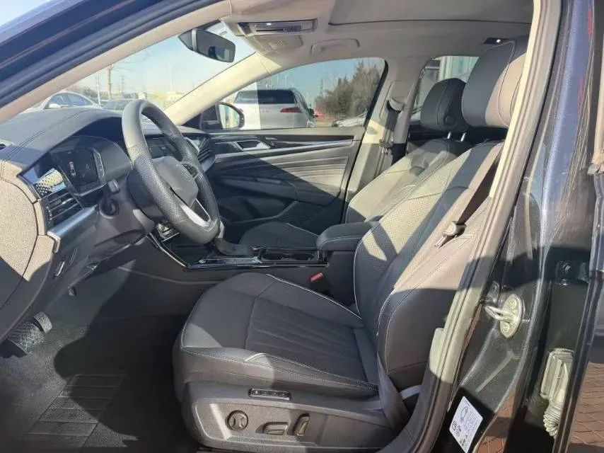 2024 Volkswagen Passat 2.0T 220HP L4 7DCT,autocango,china used car exporter,china ev exporter,chinese used car exporter,chinese used ev exporter