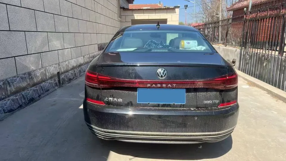 2024 Volkswagen Passat 2.0T 220HP L4 7DCT,autocango,china used car exporter,china ev exporter,chinese used car exporter,chinese used ev exporter