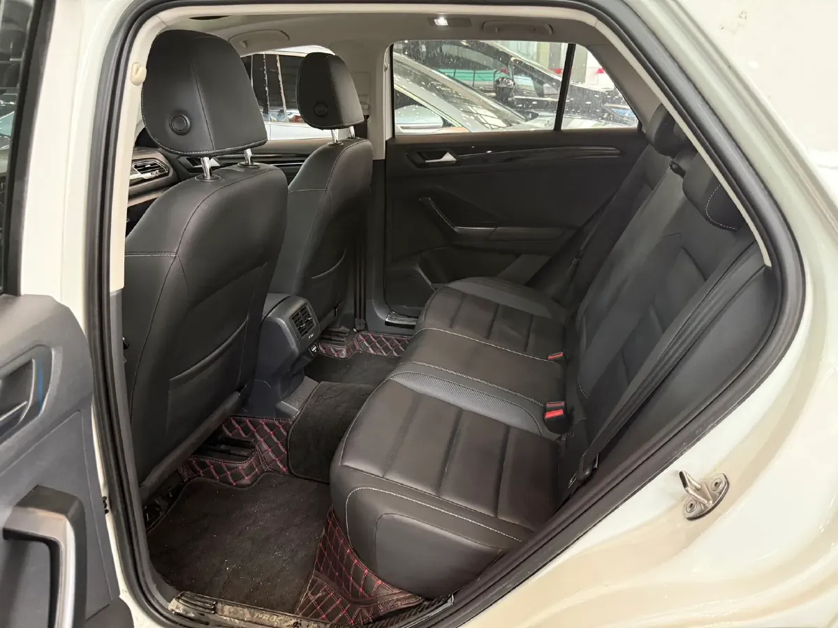 2020 Volkswagen T-Roc 1.4T 150HP L4 7DCT,autocango,china used car exporter,china ev exporter,chinese used car exporter,chinese used ev exporter