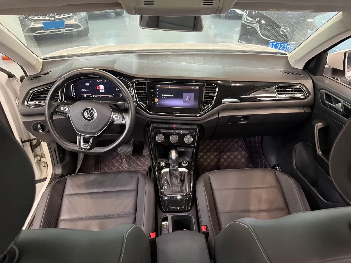 2020 Volkswagen T-Roc 1.4T 150HP L4 7DCT,autocango,china used car exporter,china ev exporter,chinese used car exporter,chinese used ev exporter