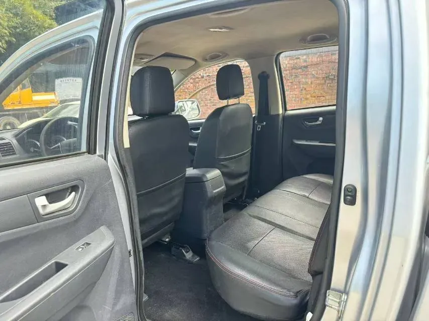 2020 JMC BaoDian 2.5T 140HP L4 5MT,autocango,china used car exporter,china ev exporter,chinese used car exporter,chinese used ev exporter