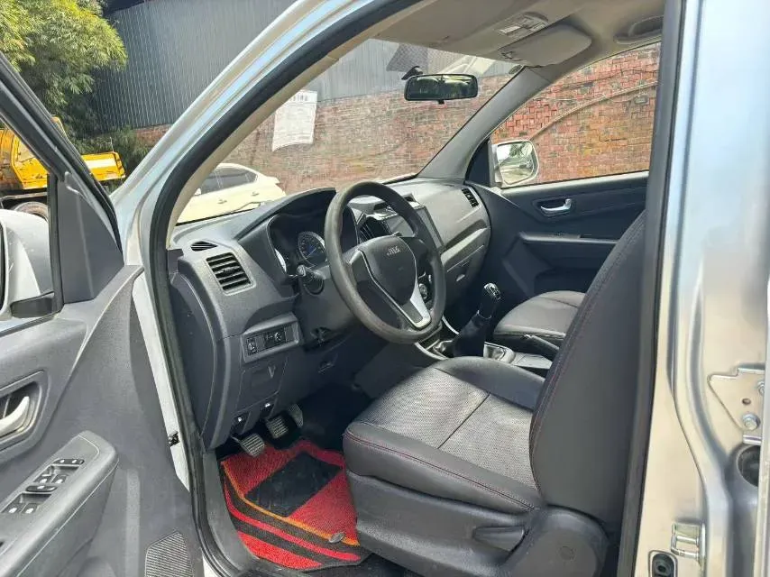 2020 JMC BaoDian 2.5T 140HP L4 5MT,autocango,china used car exporter,china ev exporter,chinese used car exporter,chinese used ev exporter