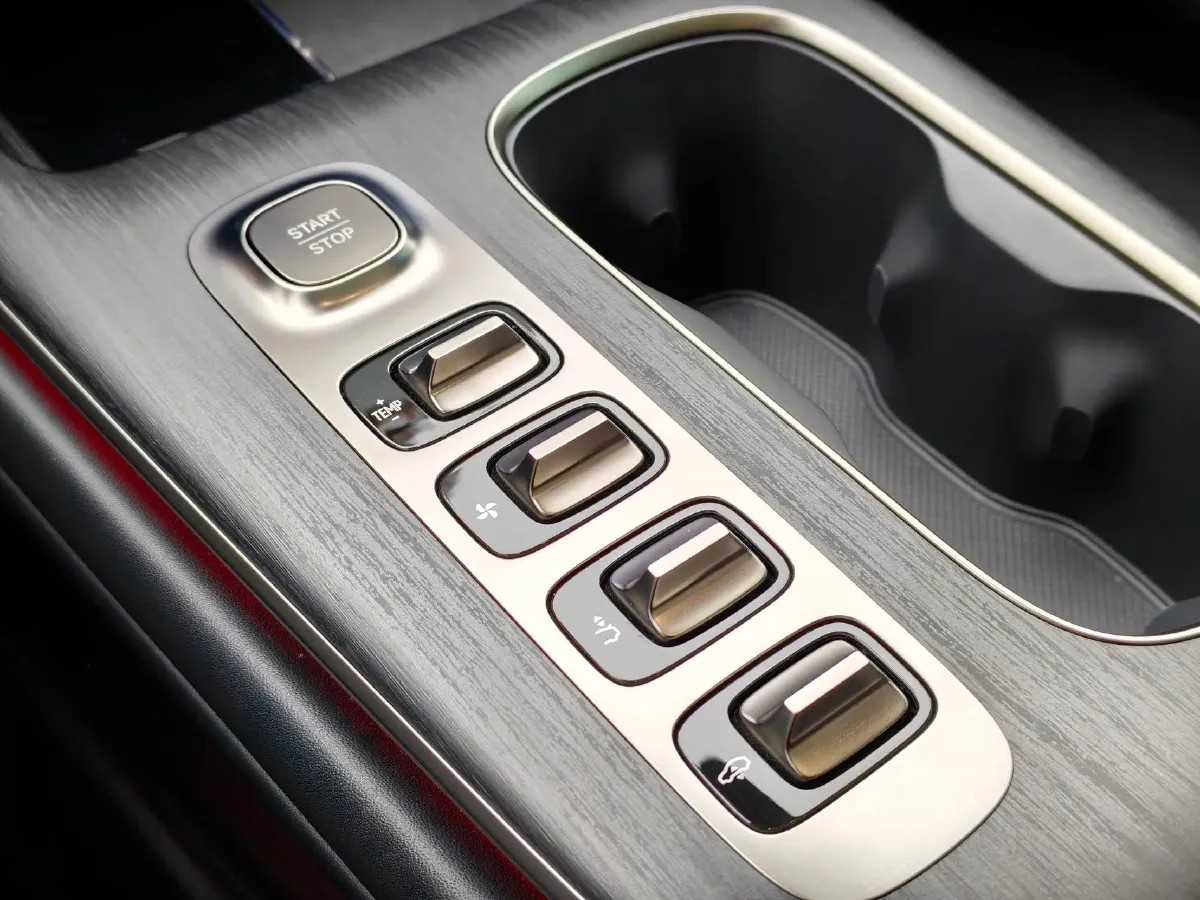 2024 MI SU7 BEV 101KWH,autocango,china used car exporter,china ev exporter,chinese used car exporter,chinese used ev exporter