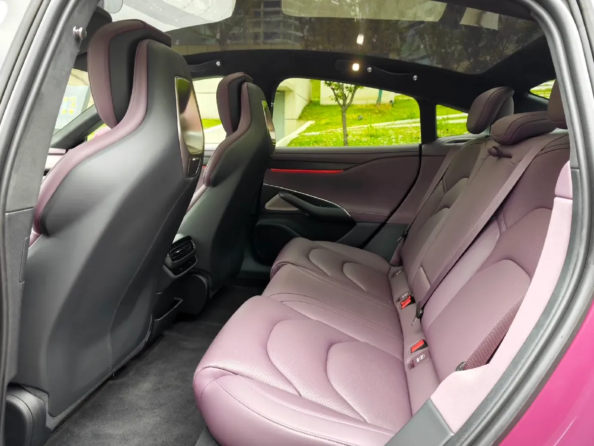 2024 MI SU7 BEV 101KWH,autocango,china used car exporter,china ev exporter,chinese used car exporter,chinese used ev exporter