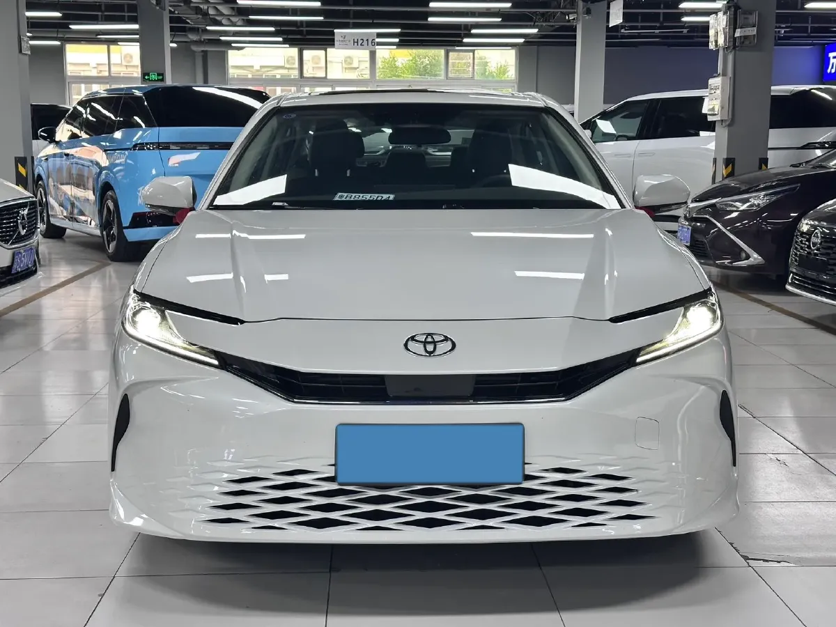 2026 Toyota Camry 2.0L 152HP L4 E-CVT Hybrid,autocango,china used car exporter,china ev exporter,chinese used car exporter,chinese used ev exporter