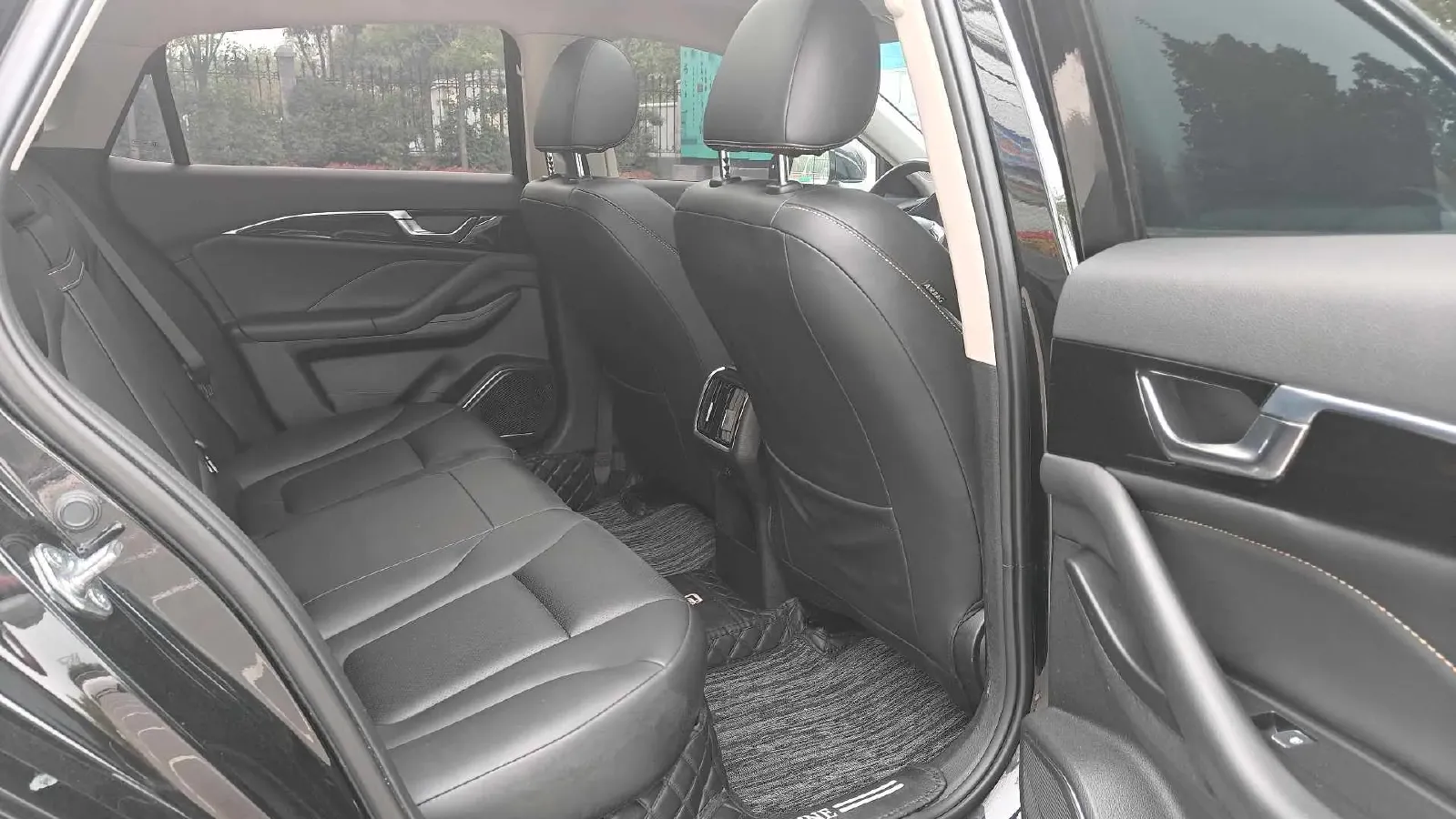 2023 Bestune B70 1.5T 169HP L4 7DCT,autocango,china used car exporter,china ev exporter,chinese used car exporter,chinese used ev exporter