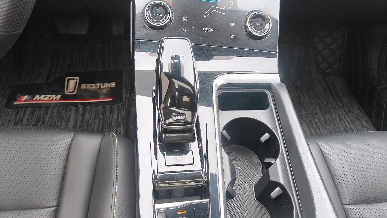 2023 Bestune B70 1.5T 169HP L4 7DCT,autocango,china used car exporter,china ev exporter,chinese used car exporter,chinese used ev exporter