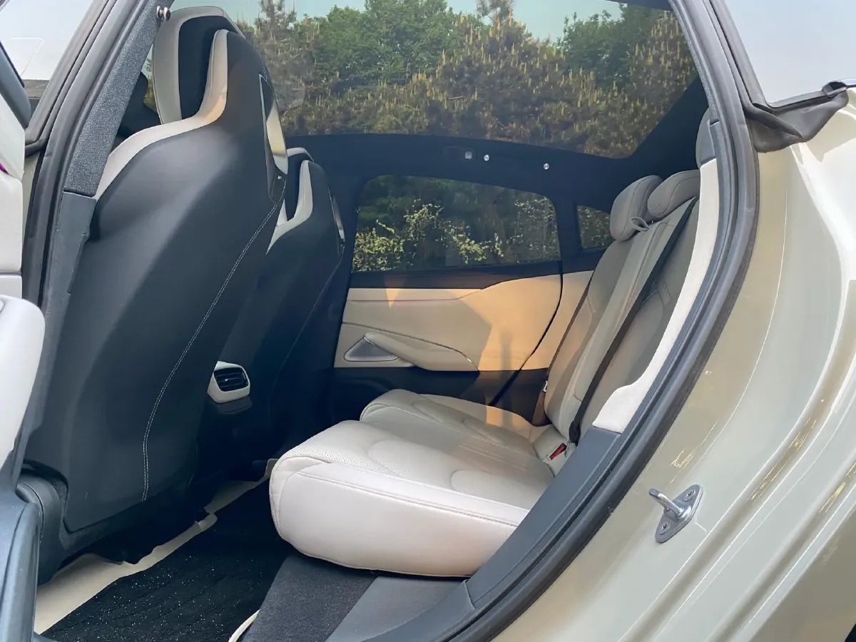 2024 MI SU7 BEV 73.6KWH,autocango,china used car exporter,china ev exporter,chinese used car exporter,chinese used ev exporter