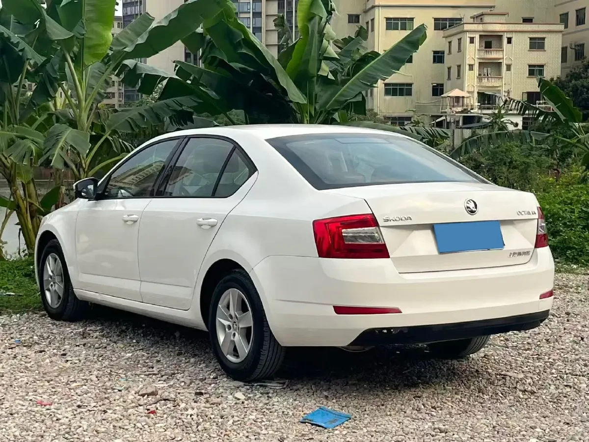 2017 Skoda Octavia 1.6L 110HP L4 6AT,autocango,china used car exporter,china ev exporter,chinese used car exporter,chinese used ev exporter