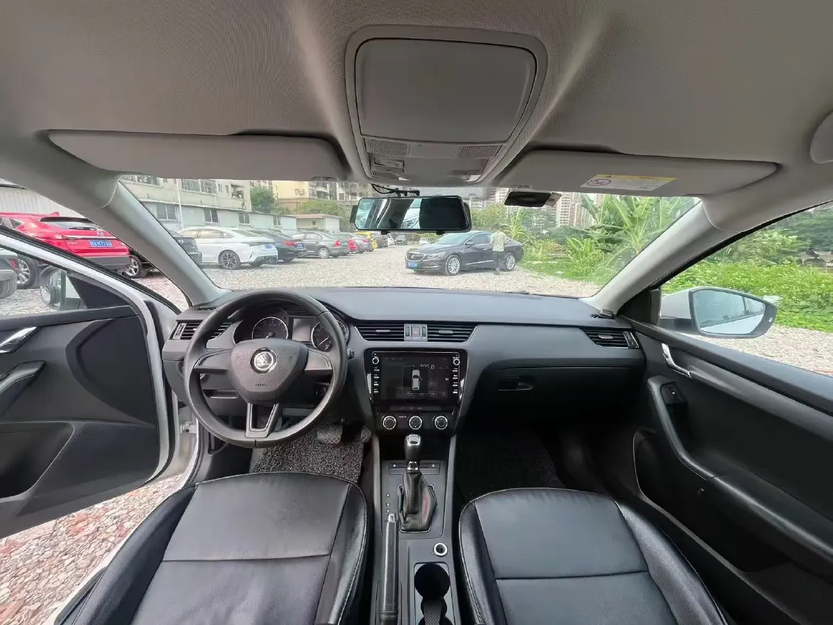 2017 Skoda Octavia 1.6L 110HP L4 6AT,autocango,china used car exporter,china ev exporter,chinese used car exporter,chinese used ev exporter