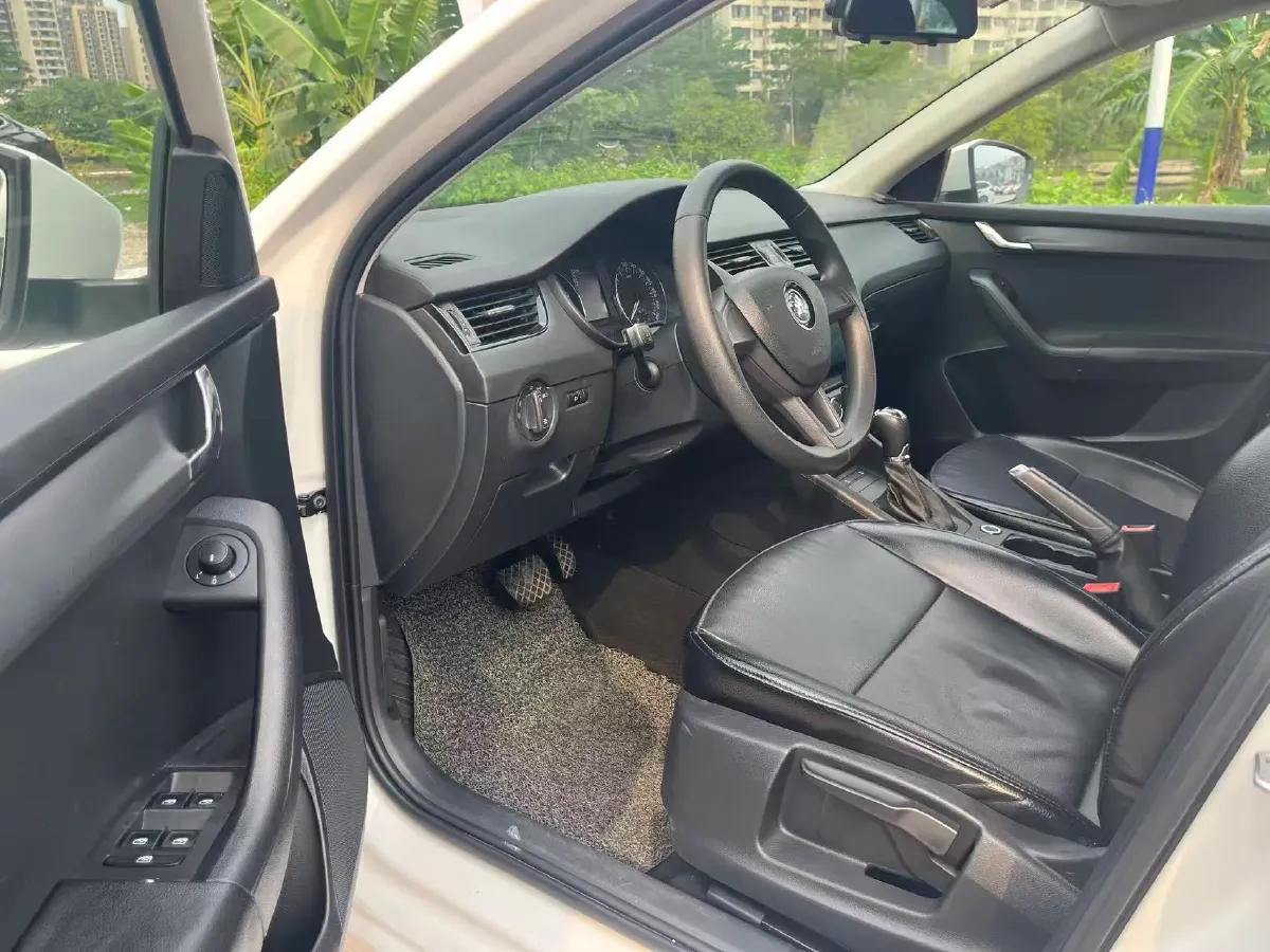 2017 Skoda Octavia 1.6L 110HP L4 6AT,autocango,china used car exporter,china ev exporter,chinese used car exporter,chinese used ev exporter