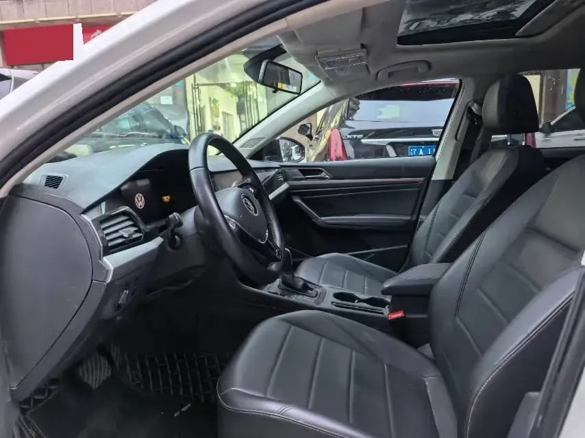 2022 Bestune B70 2.0T 224HP L4 6AT,autocango,china used car exporter,china ev exporter,chinese used car exporter,chinese used ev exporter