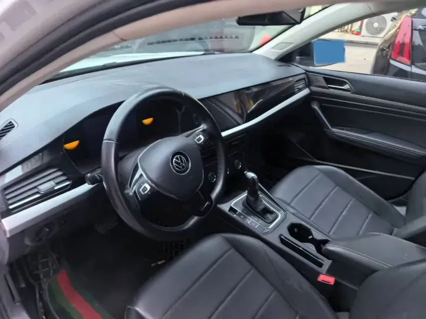 2022 Bestune B70 2.0T 224HP L4 6AT,autocango,china used car exporter,china ev exporter,chinese used car exporter,chinese used ev exporter