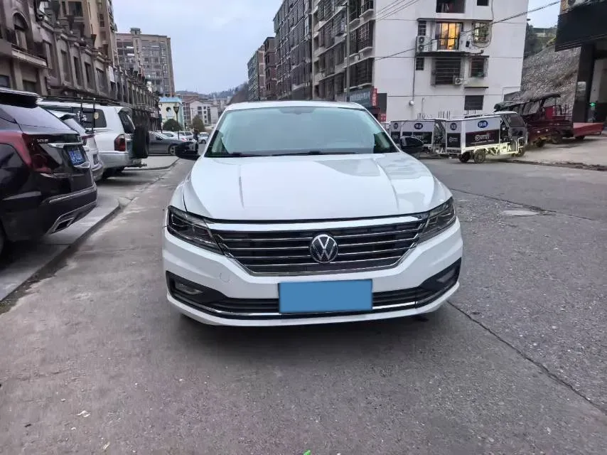 2022 Bestune B70 2.0T 224HP L4 6AT,autocango,china used car exporter,china ev exporter,chinese used car exporter,chinese used ev exporter