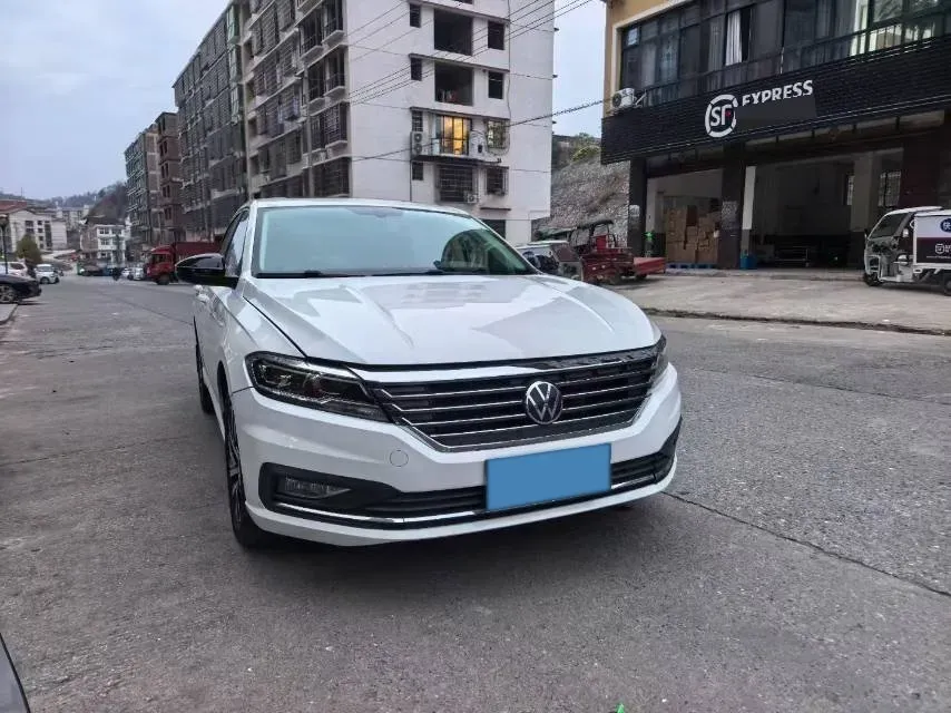 2022 Bestune B70 2.0T 224HP L4 6AT,autocango,china used car exporter,china ev exporter,chinese used car exporter,chinese used ev exporter