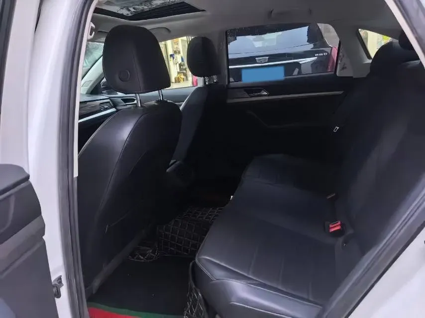 2022 Bestune B70 2.0T 224HP L4 6AT,autocango,china used car exporter,china ev exporter,chinese used car exporter,chinese used ev exporter