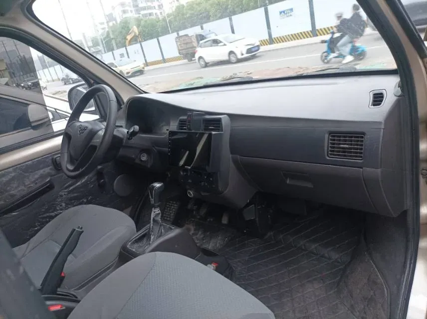 2019 WuLing RongGuang 1.5L 107HP L4 5MT,autocango,china used car exporter,china ev exporter,chinese used car exporter,chinese used ev exporter