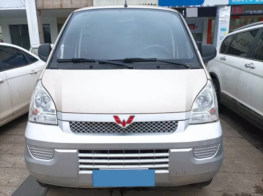 2019 WuLing RongGuang 1.5L 107HP L4 5MT,autocango,china used car exporter,china ev exporter,chinese used car exporter,chinese used ev exporter
