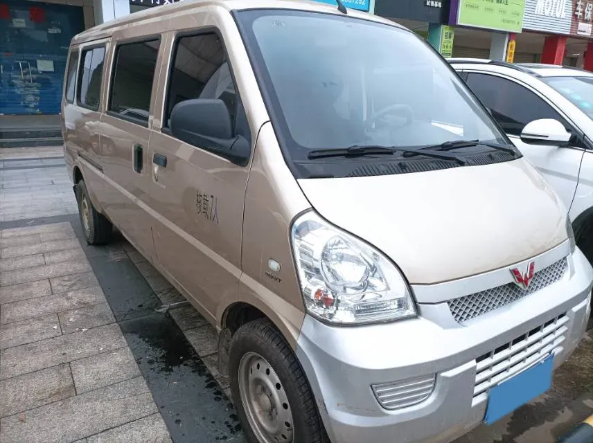 2019 WuLing RongGuang 1.5L 107HP L4 5MT,autocango,china used car exporter,china ev exporter,chinese used car exporter,chinese used ev exporter