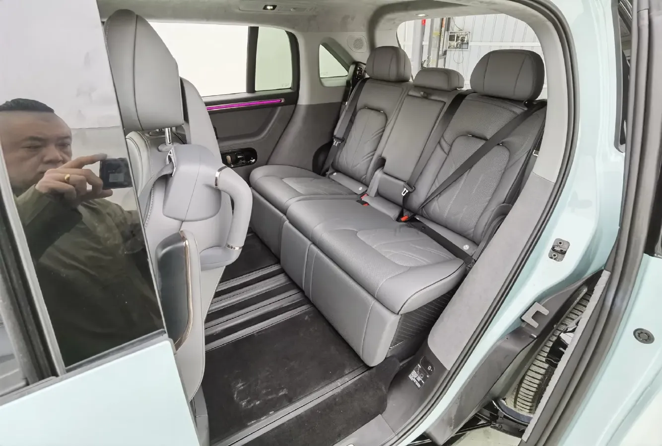 2025 Zeekr MIX BEV 76KWH,autocango,china used car exporter,china ev exporter,chinese used car exporter,chinese used ev exporter