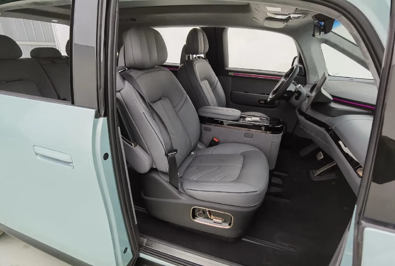 2025 Zeekr MIX BEV 76KWH,autocango,china used car exporter,china ev exporter,chinese used car exporter,chinese used ev exporter