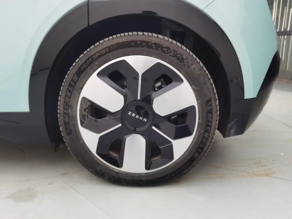 2025 Zeekr MIX BEV 76KWH,autocango,china used car exporter,china ev exporter,chinese used car exporter,chinese used ev exporter