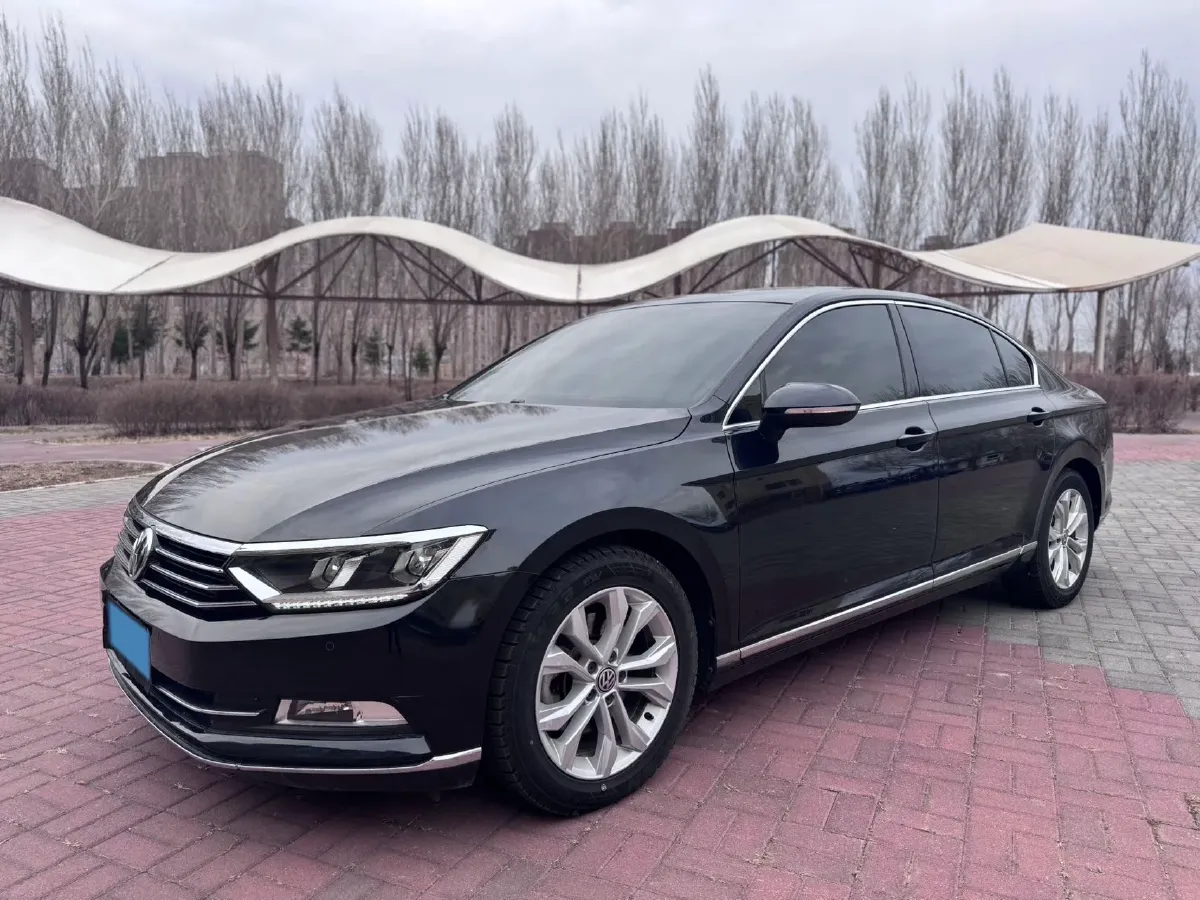 2018 Volkswagen Magotan 1.8T 180HP L4 7DCT,autocango,china used car exporter,china ev exporter,chinese used car exporter,chinese used ev exporter