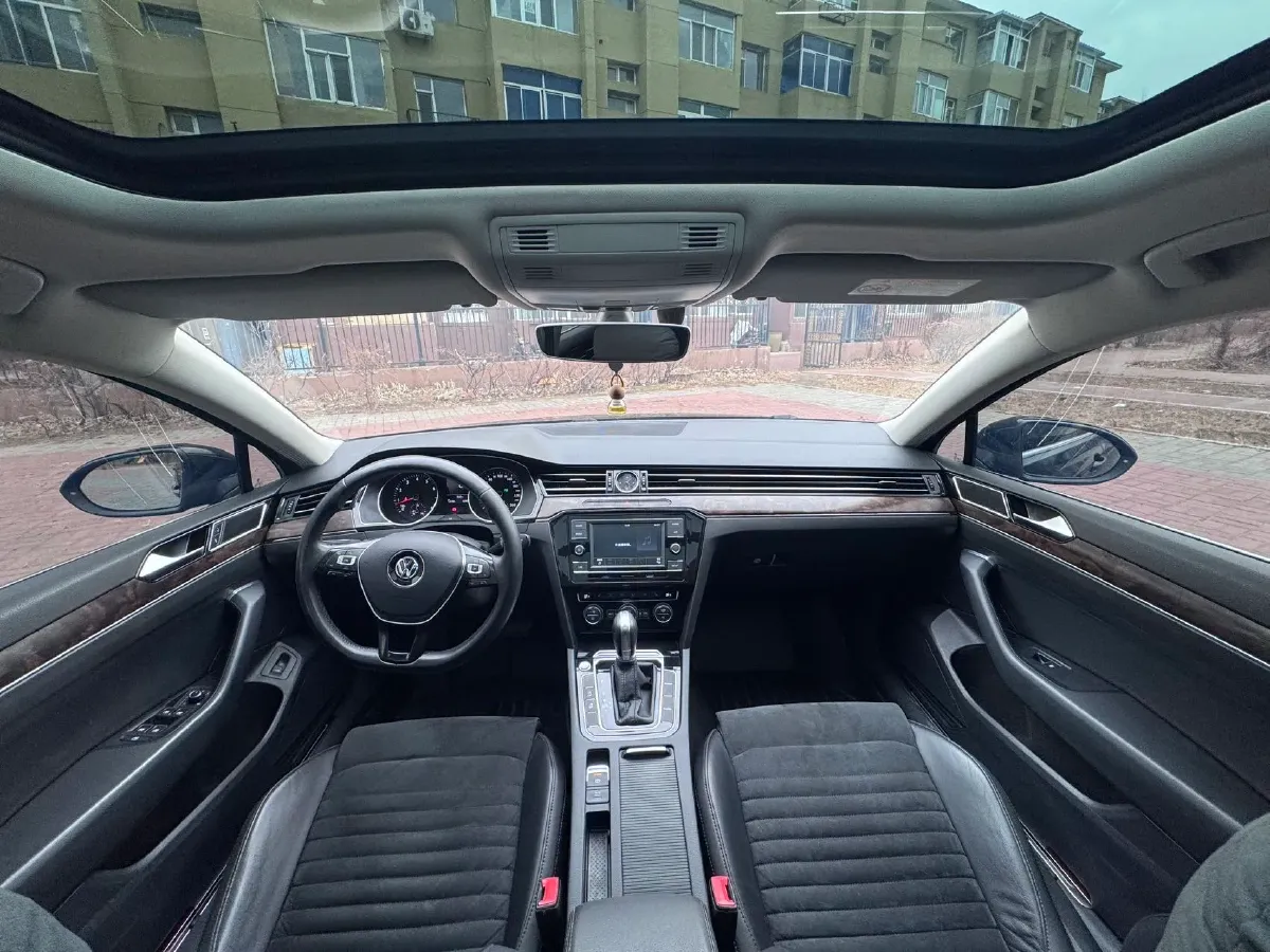 2018 Volkswagen Magotan 1.8T 180HP L4 7DCT,autocango,china used car exporter,china ev exporter,chinese used car exporter,chinese used ev exporter